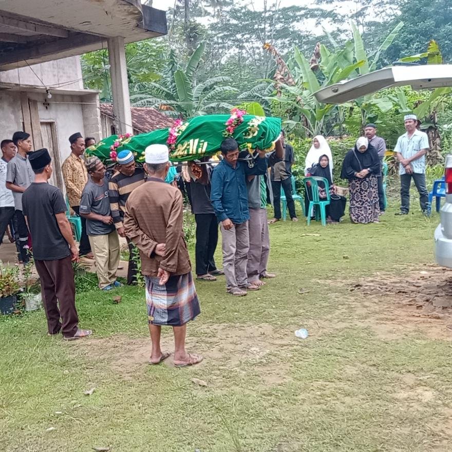Bertakziah Bersama Kepala Desa beserta Aparatur Desa Gedung Boga 