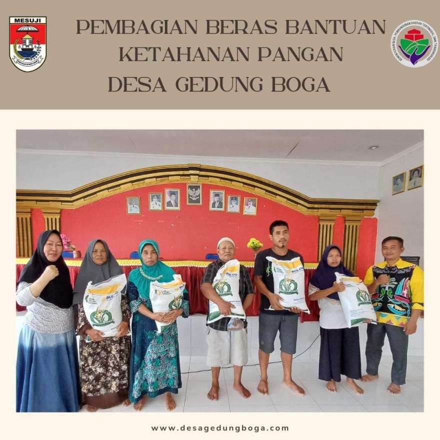 Pemdes Gedung Boga Salurkan Bantuan Pangan Kepada Warga